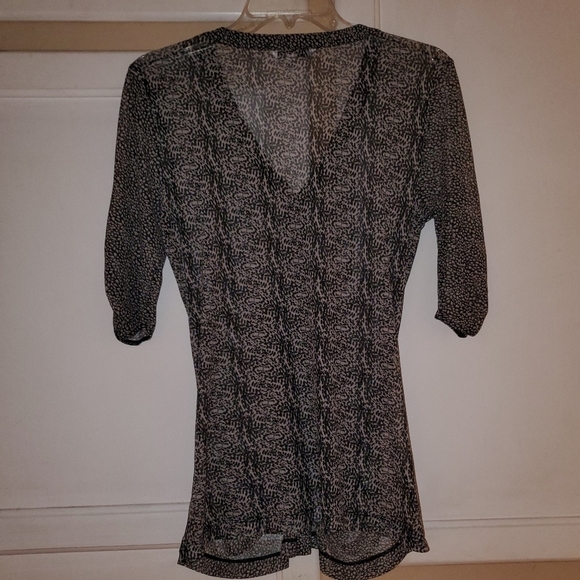 CABI Women's Sheer Button-down Blouse - Picture 5 of 6